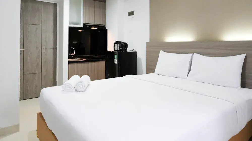 Сурабая: Homey And Compact Studio Apartment At Taman Melati Surabaya