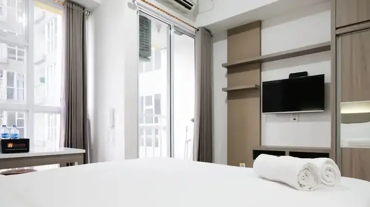 Сурабая: Homey And Compact Studio Apartment At Taman Melati Surabaya