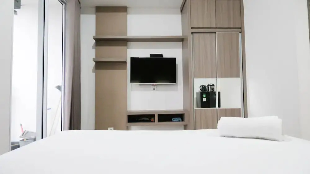 Сурабая: Homey And Compact Studio Apartment At Taman Melati Surabaya