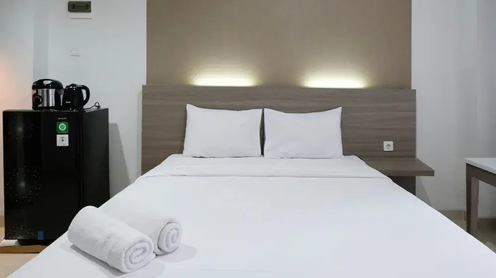 Сурабая: Homey And Compact Studio Apartment At Taman Melati Surabaya