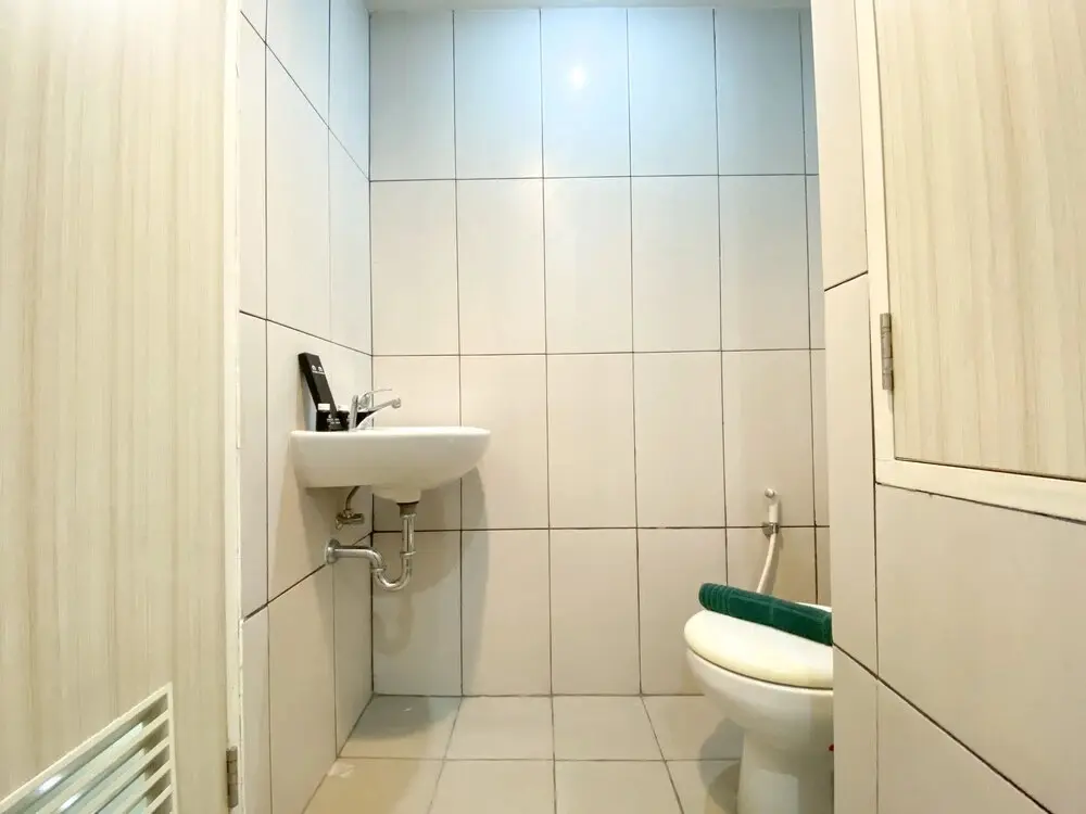 Бекаси: Minimalist And Strategic Studio Apartment At Grand Kamala Lagoon