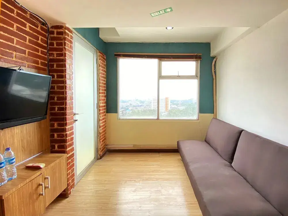 Бандунг: Spacious And Unique 1Br At Jarrdin Cihampelas Apartment