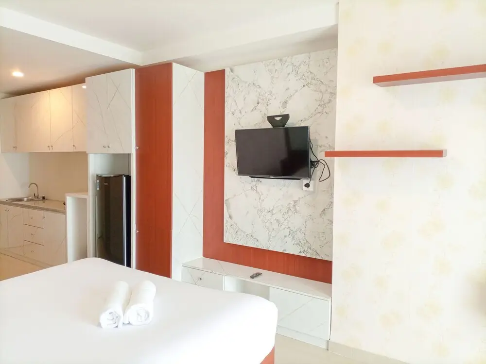 Ngaglik: Elegant And Minimalist Studio At Mataram City Apartment