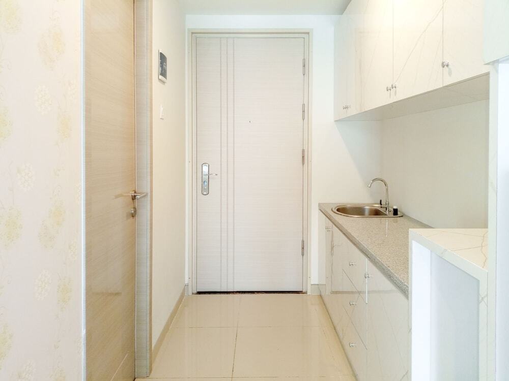 Ngaglik: Elegant And Minimalist Studio At Mataram City Apartment