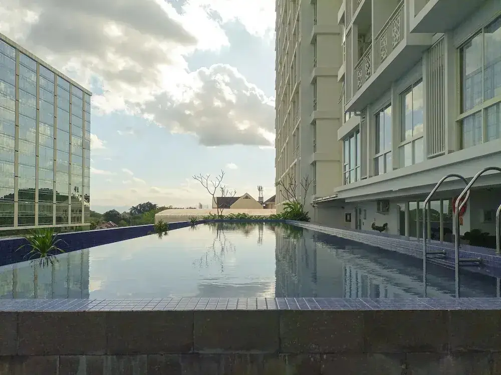 Ngaglik: Elegant And Minimalist Studio At Mataram City Apartment