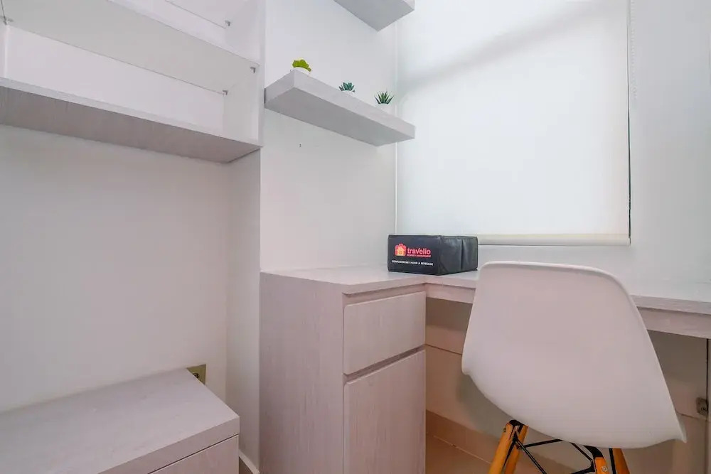 Депок: Good Deal Studio Apartment At Transpark Cibubur
