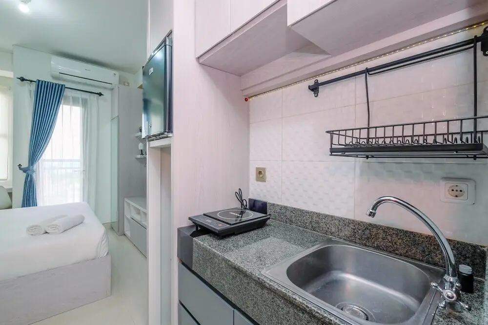 Депок: Good Deal Studio Apartment At Transpark Cibubur