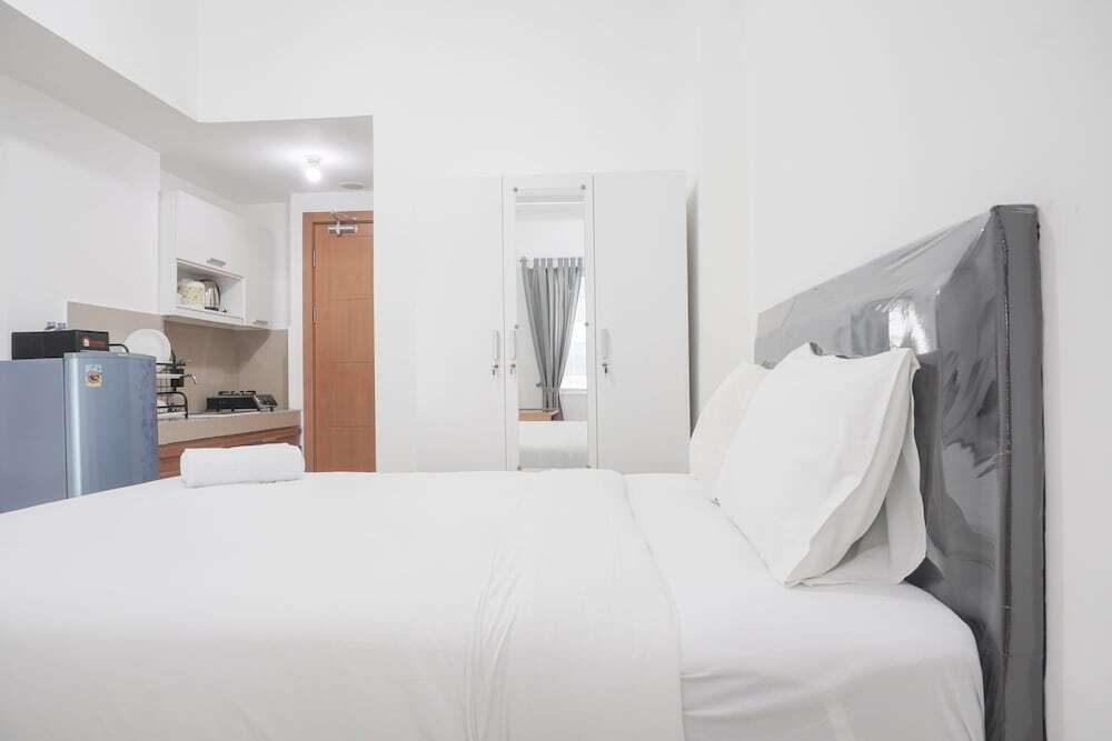 Тангеранг: Minimalist And Cozy Studio Room At The Nest Puri Apartment