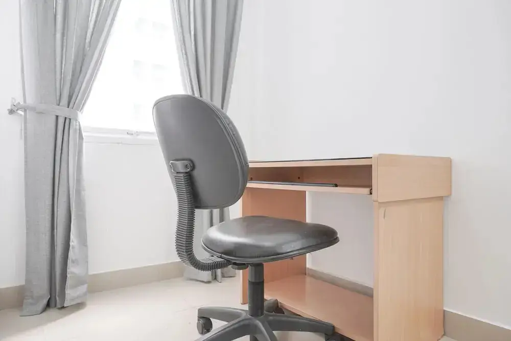 Тангеранг: Minimalist And Cozy Studio Room At The Nest Puri Apartment
