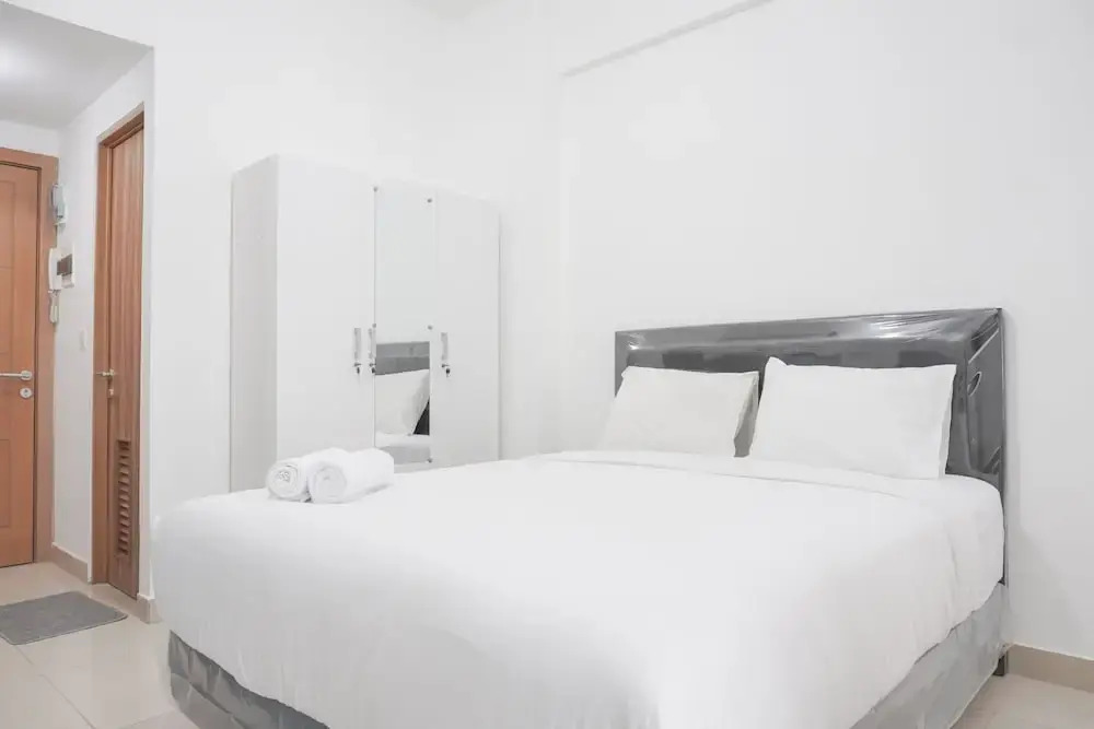 Тангеранг: Minimalist And Cozy Studio Room At The Nest Puri Apartment