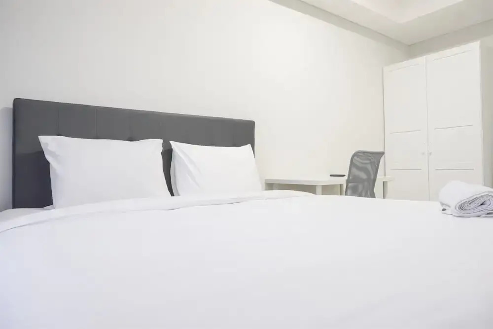 Джакарта: Fancy And Comfort 1Br At Gold Coast Apartment