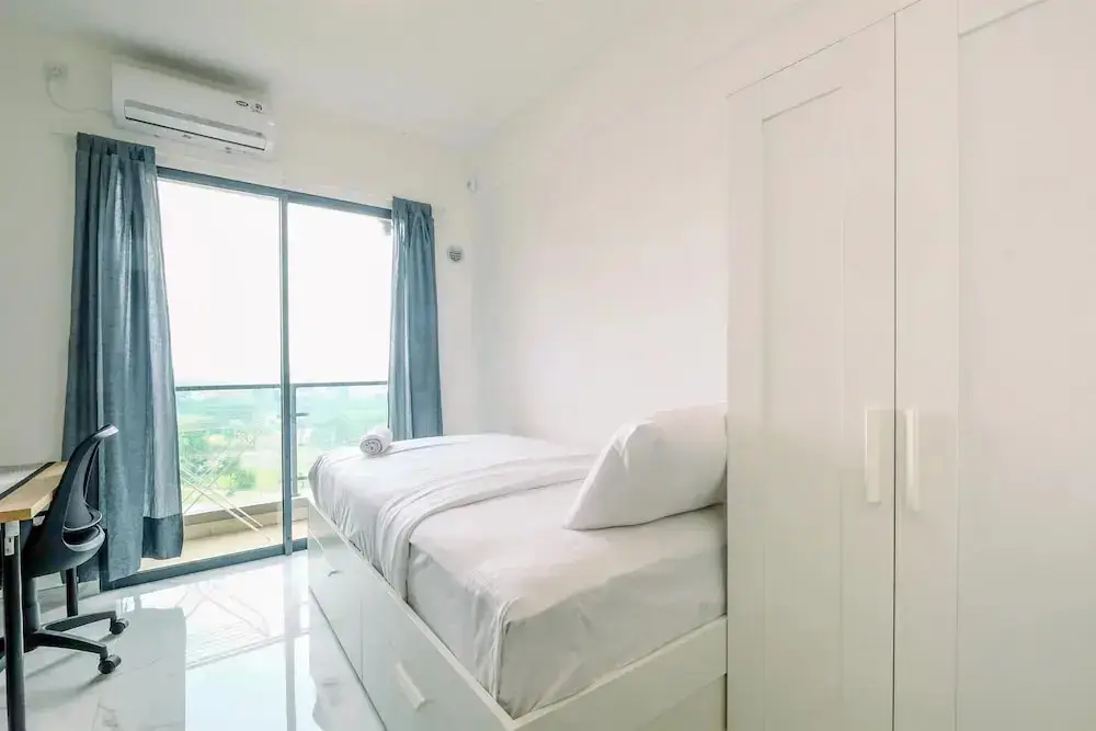 Legok: Modern Look And Comfy Studio At Sky House Bsd Apartment
