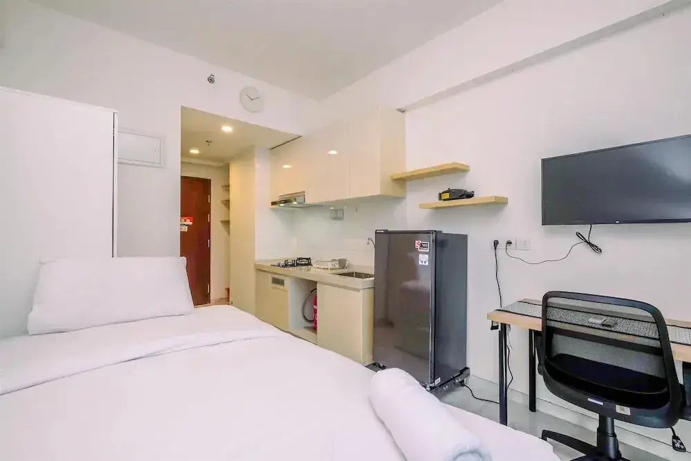 Legok: Modern Look And Comfy Studio At Sky House Bsd Apartment