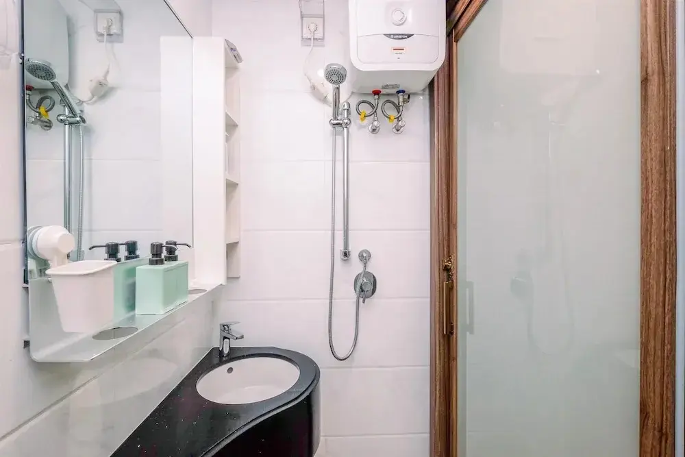 Legok: Modern Look And Comfy Studio At Sky House Bsd Apartment