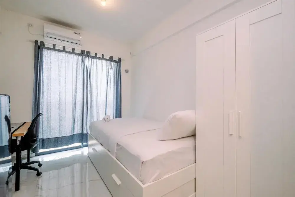 Legok: Modern Look And Comfy Studio At Sky House Bsd Apartment