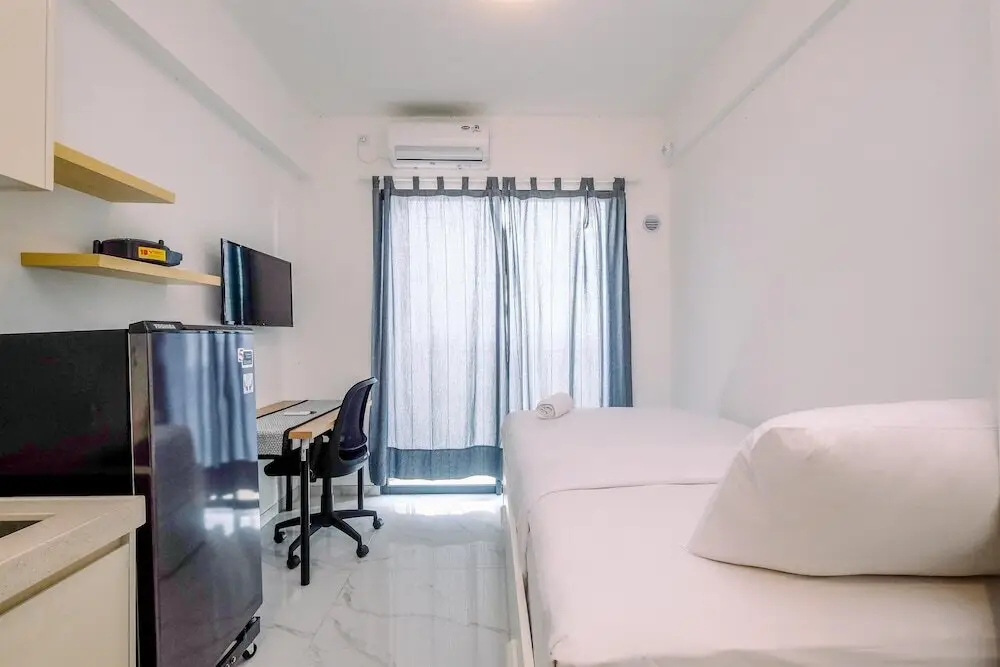Legok: Modern Look And Comfy Studio At Sky House Bsd Apartment