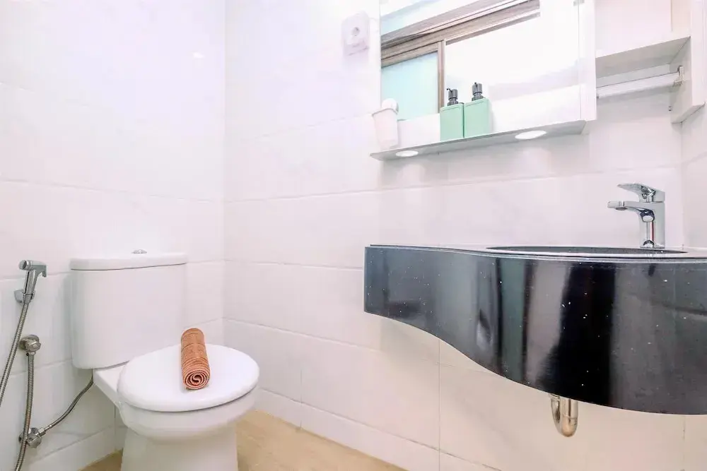 Legok: Modern Look And Comfy Studio At Sky House Bsd Apartment