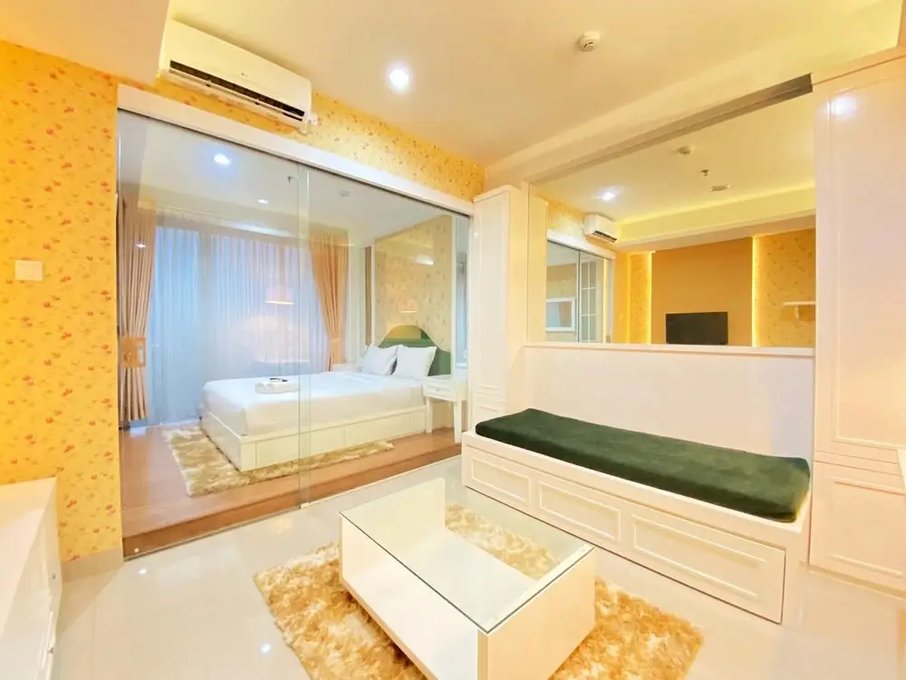Бандунг: Elegant And Comfy 1Br At Dago Suites Apartment
