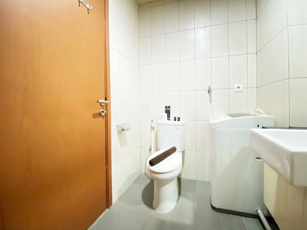 Бандунг: Elegant And Comfy 1Br At Dago Suites Apartment