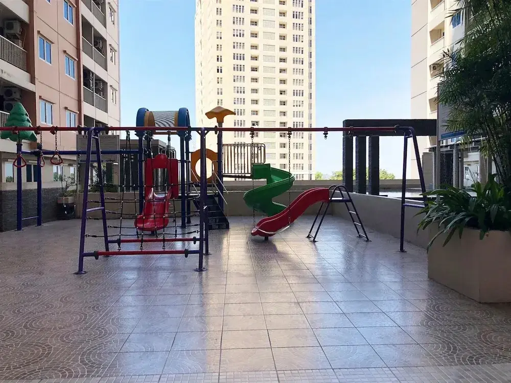 Сурабая: Homey 2Br At Puncak Bukit Golf Surabaya Apartment