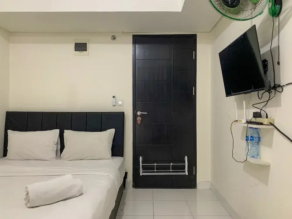Джакарта: Simply And Cozy Stay Studio Room At Sentraland Cengkareng Apartment