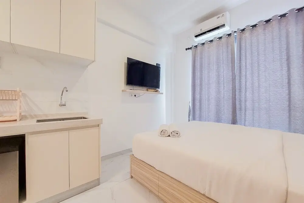 Legok: Functional Studio At Sky House Bsd Apartment Near Aeon Mall