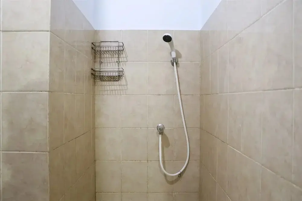 Джакарта: Cozy Living And Tidy 2Br Green Bay Pluit Apartment
