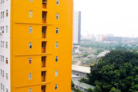 Nice And Best Deal 2Br At Green Pramuka City Apartment — фото 1