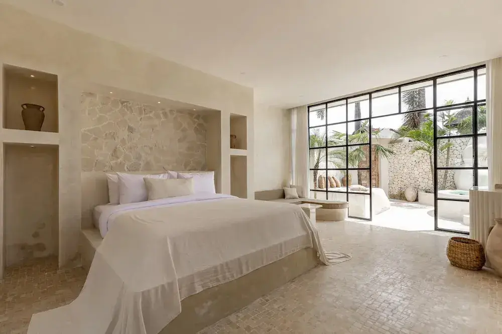 Керобокан: Luxe & Unique Honeymoon Bocami Suites-1 By Azure