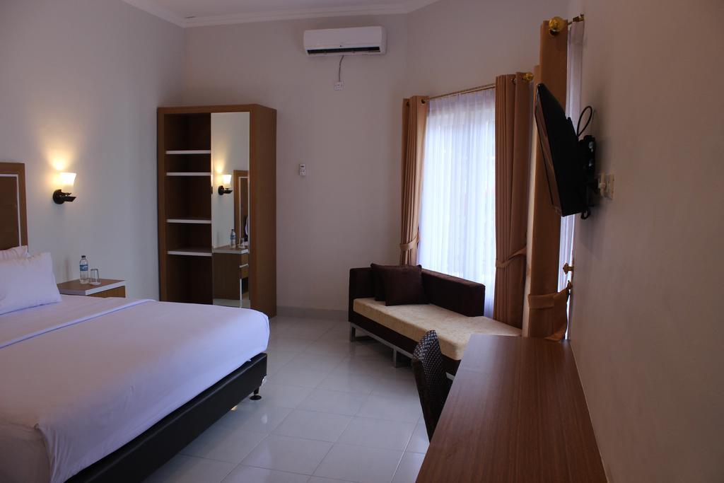 Сунгайлиате: Pesona Bay Sea View Hotel