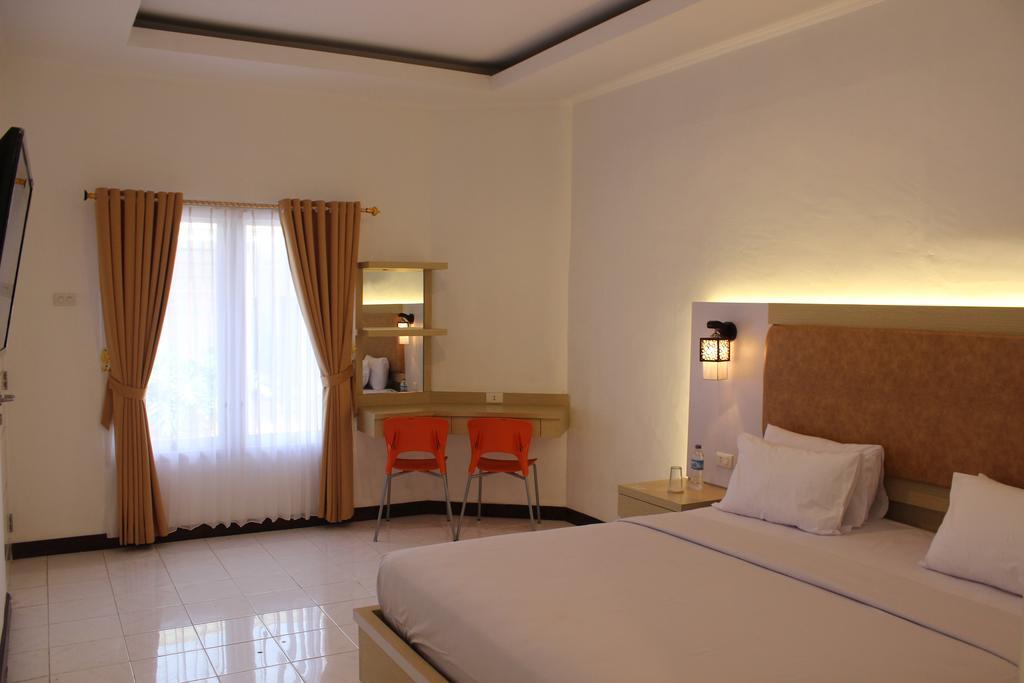 Сунгайлиате: Pesona Bay Sea View Hotel