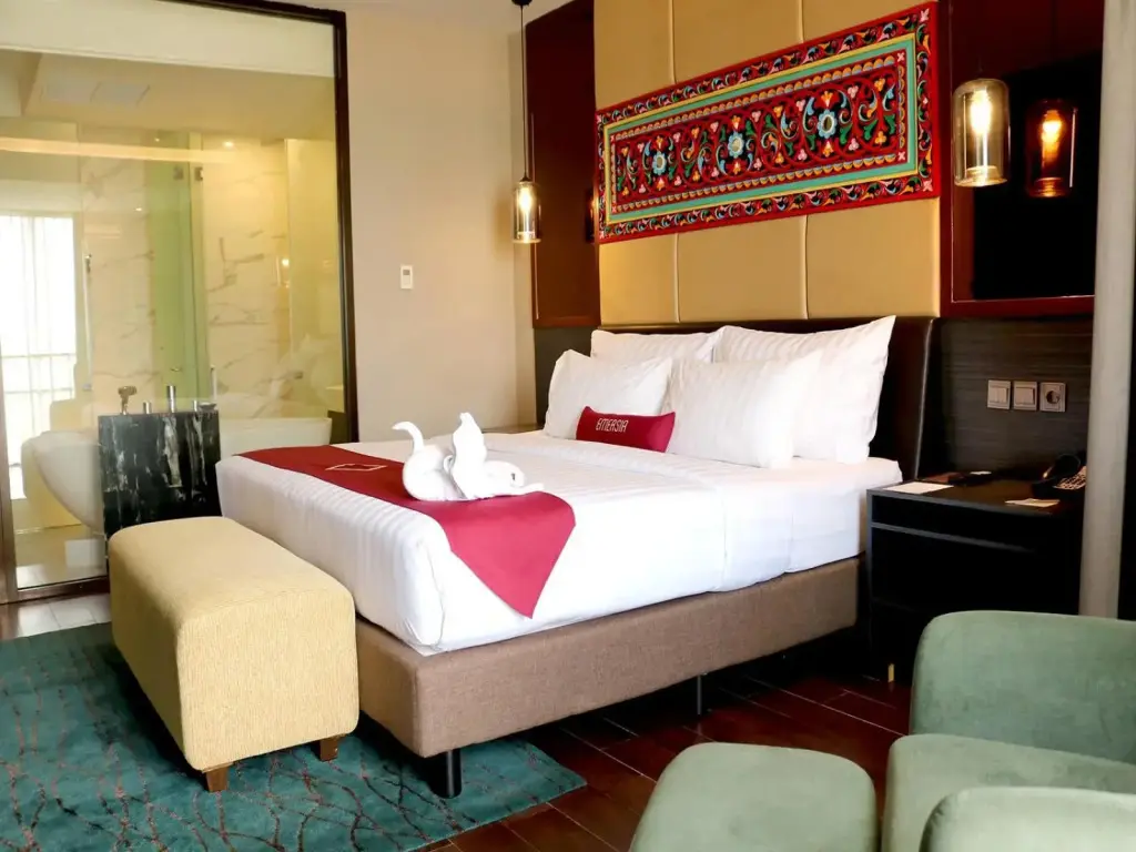 Батусангкар: Emersia Hotel & Resort Batusangkar