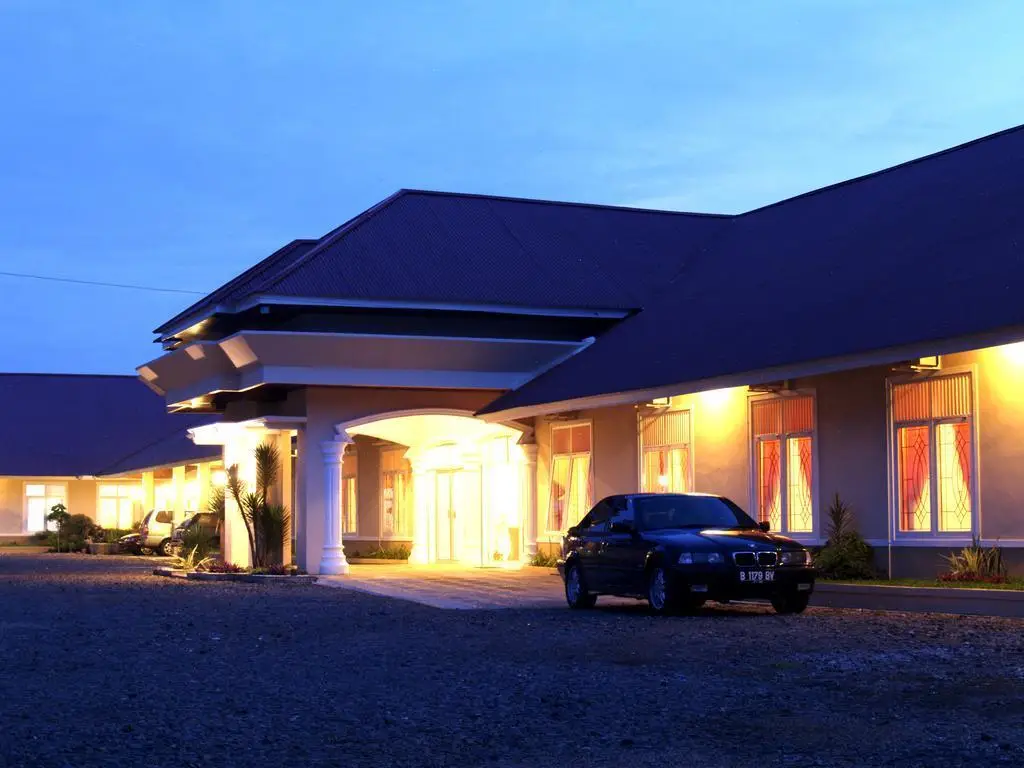 Батусангкар: Emersia Hotel & Resort Batusangkar