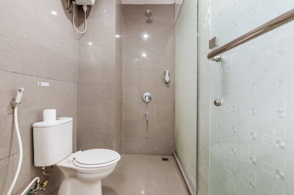 Джакарта: RedDoorz Plus near Mall Taman Anggrek 2