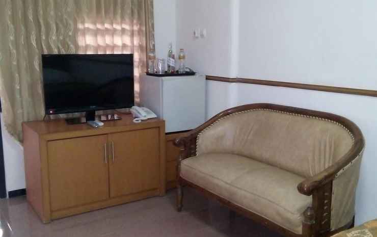 Джембер: New Merdeka Hotel
