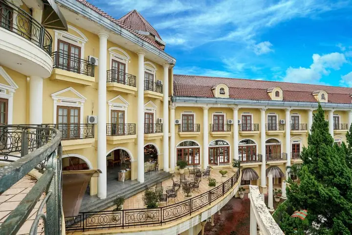 Маланг: Tretes Raya Hotel & Resort