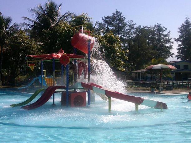 Бату: Taman Wisata Selorejo and Resort