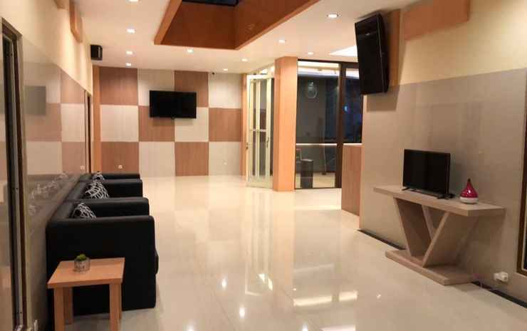 Энде: Lcr Hotel