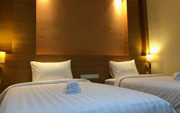 Энде: Lcr Hotel