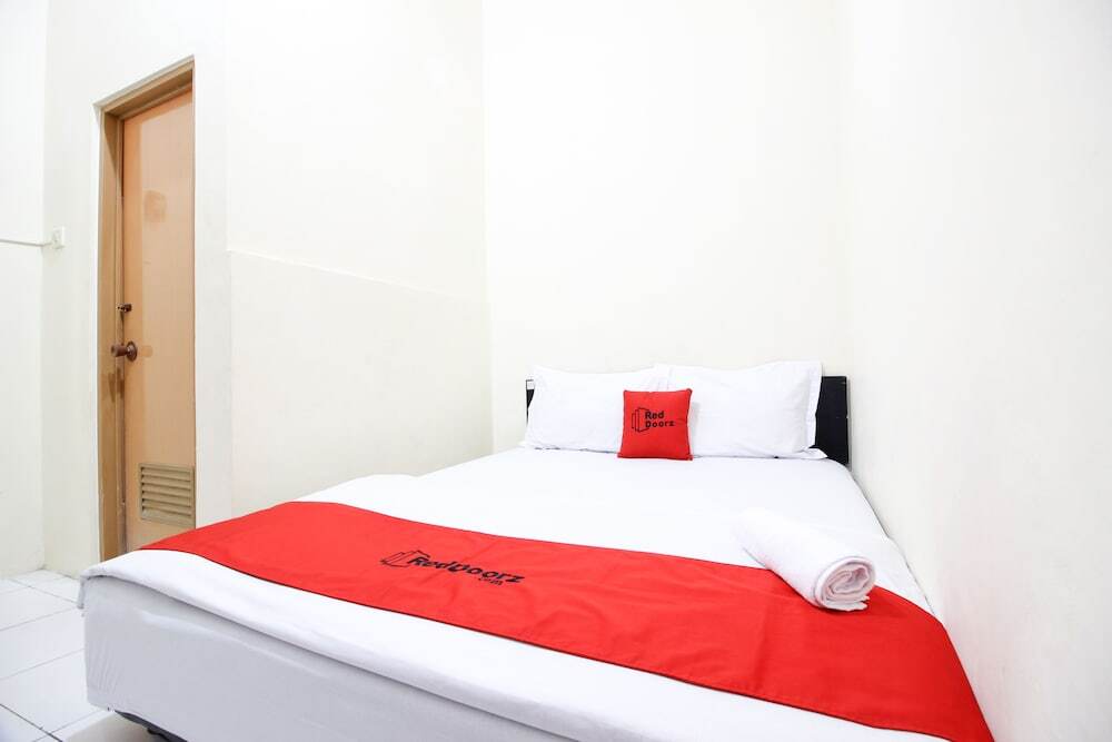 Депок: RedDoorz near Universitas Negeri Yogyakarta 2
