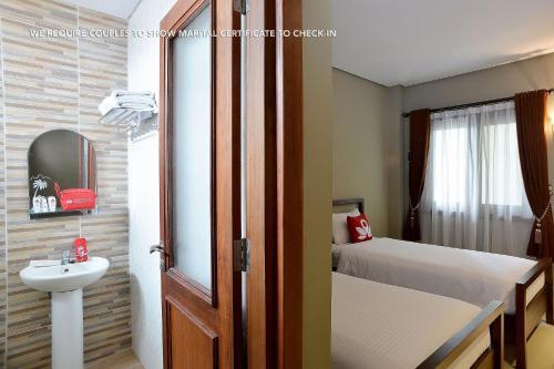 Джокьякарта: Zen Rooms Ambarukmo Plaza Syariah