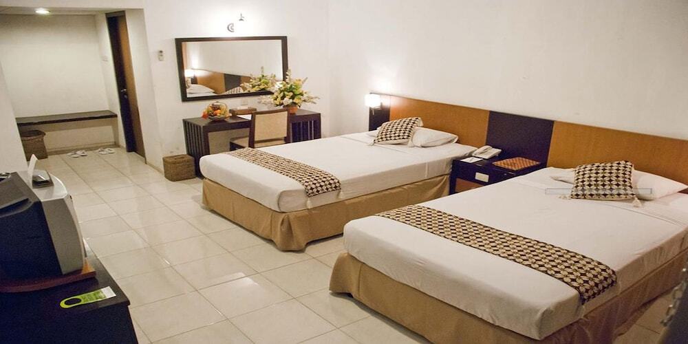 Депок: Sriwedari Resort & Business Center Yogyakarta