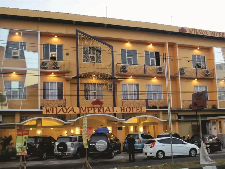 Бангунтапан: Wijaya Imperial Hotel