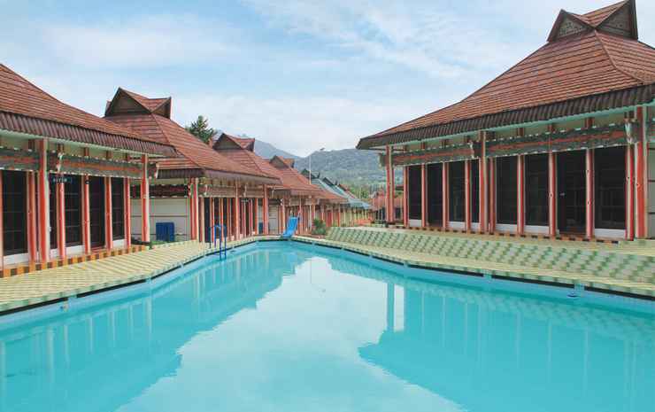 Берастаги: Danau Toba International Cottage