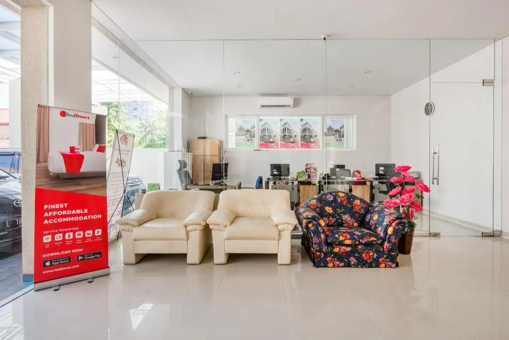 Сурабая: RedDoorz near Ciputra World 3