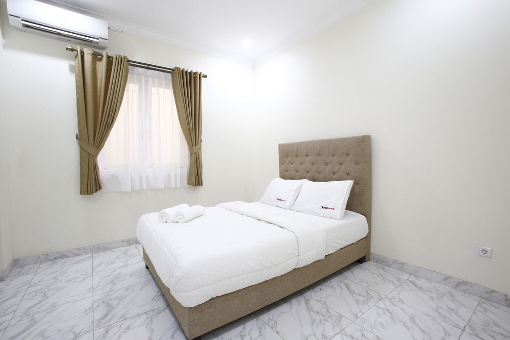 Джакарта: RedDoorz @ Pondok Indah 2