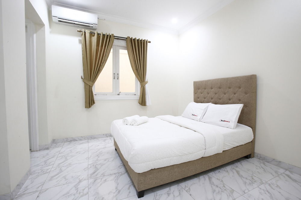 Джакарта: RedDoorz @ Pondok Indah 2
