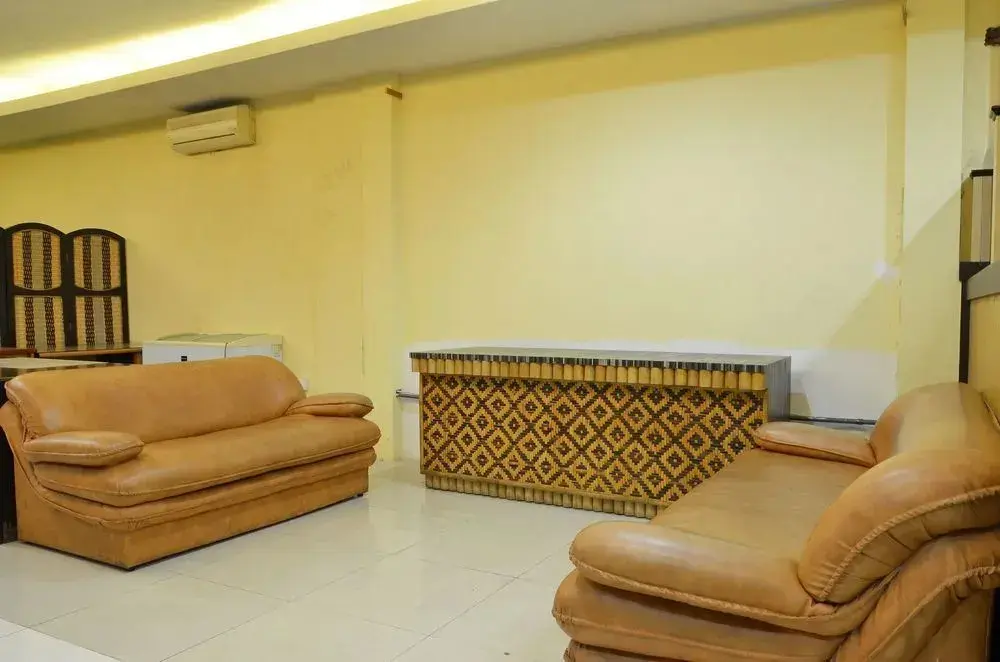 Сурабая: Zen Rooms Near Tunjungan Plaza