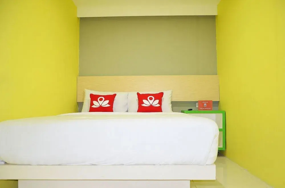 Сурабая: Zen Rooms Near Tunjungan Plaza