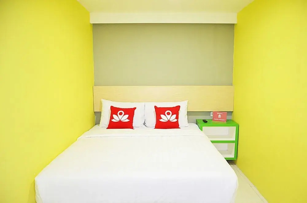 Сурабая: Zen Rooms Near Tunjungan Plaza